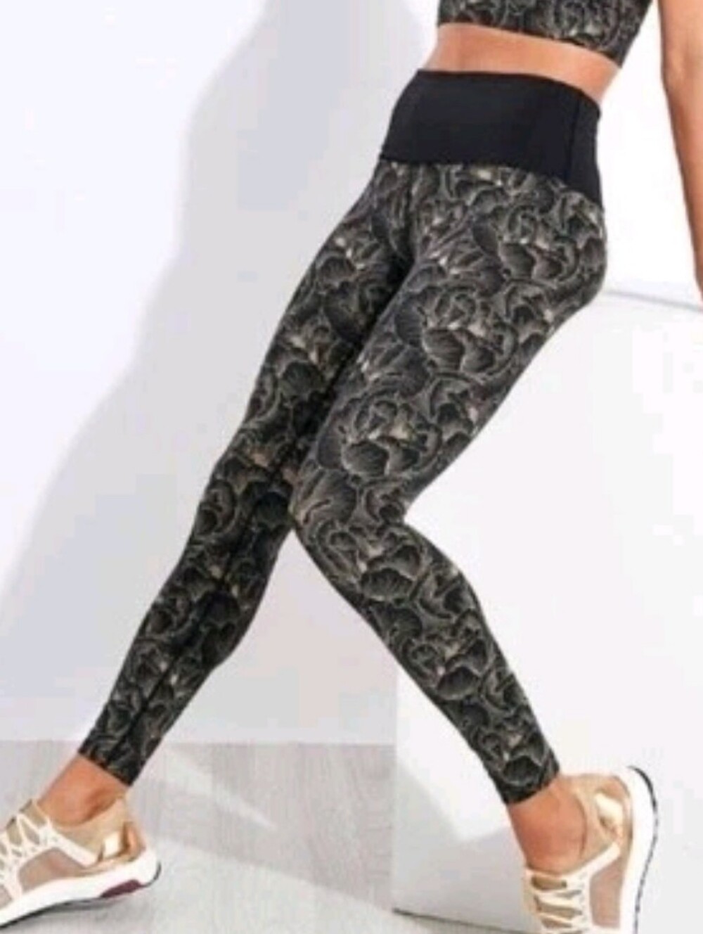 Varley Estrella Leggings Pants Black Peach Floral Nylon Blend Small Inseam 26"